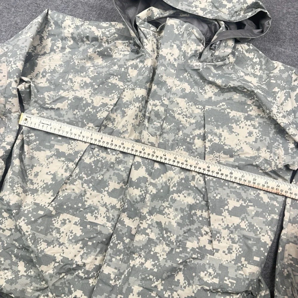US Military Gen III Extreme Cold Wet Weather Jacket Gore Tex Digital Camo MEDIUM